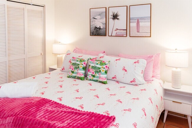 Building Photo - 519 28th St