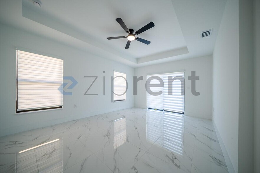 Building Photo - 4117 NE 16th Ave