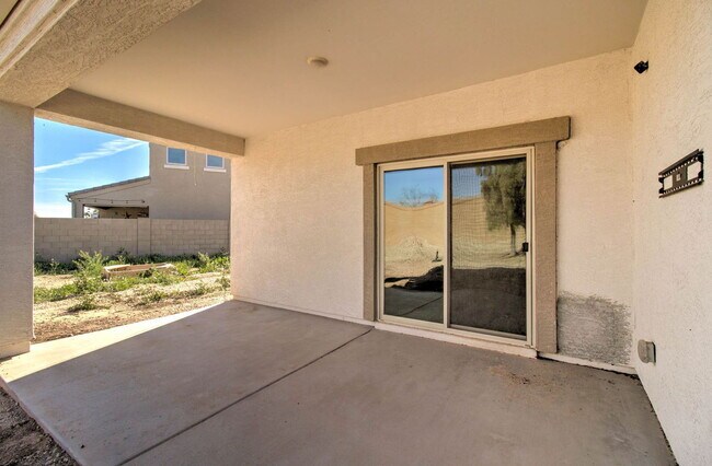 Building Photo - 42098 W Balsa Dr