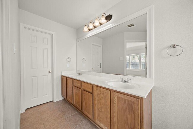 Building Photo - 2832 Mission Tejas Dr