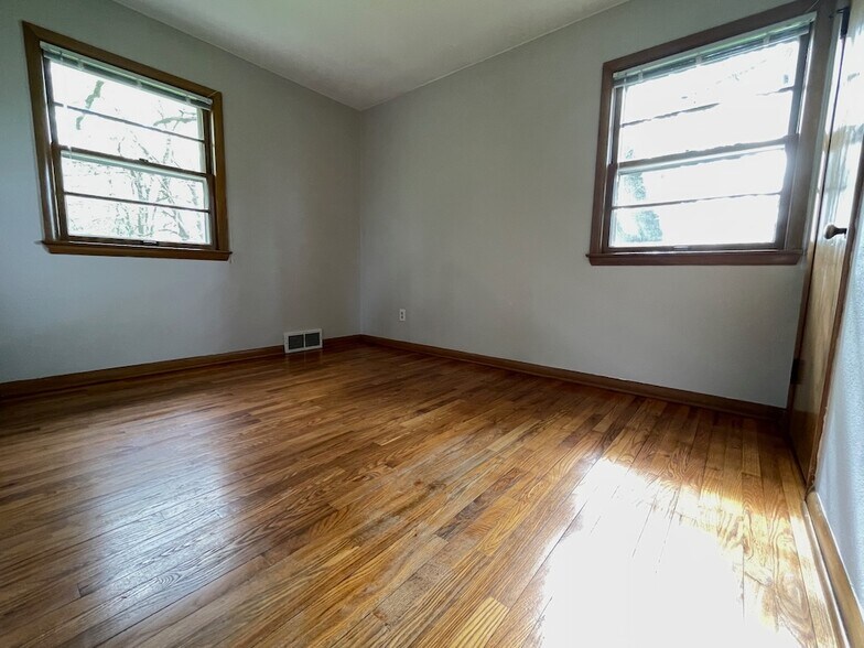 Building Photo - 7127 Elderberry Rd