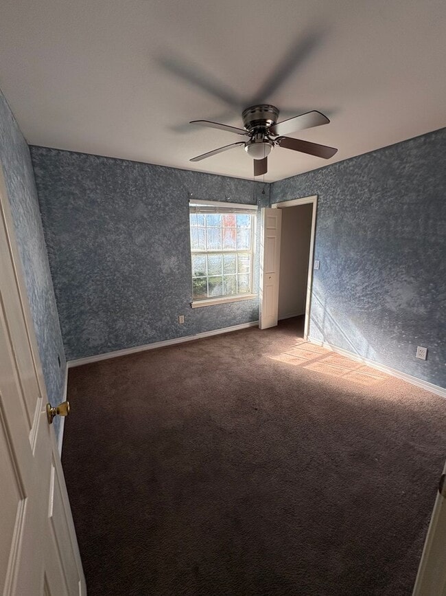 Building Photo - 118 Summerwood Dr