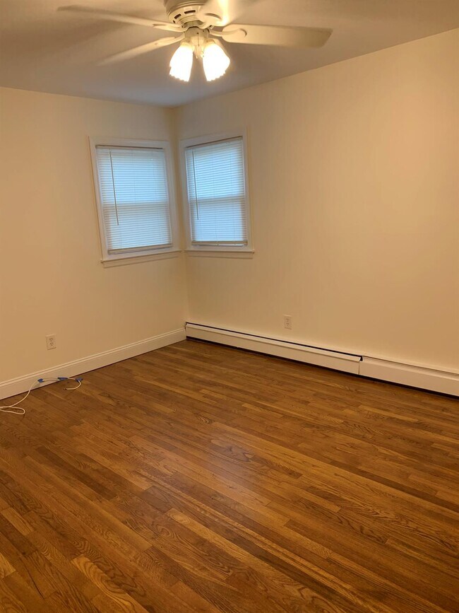 Building Photo - 115 Nassau Blvd