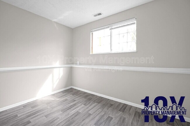 Building Photo - 1080 Viewpointe Dr