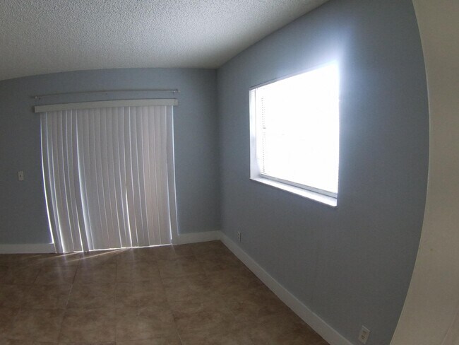 Building Photo - 258 Normandy F