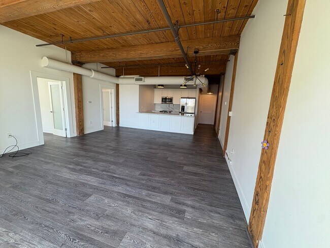 Building Photo - 385 Worthington St