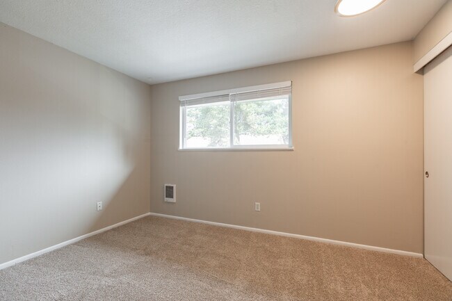 Building Photo - 12387 SW Walnut St