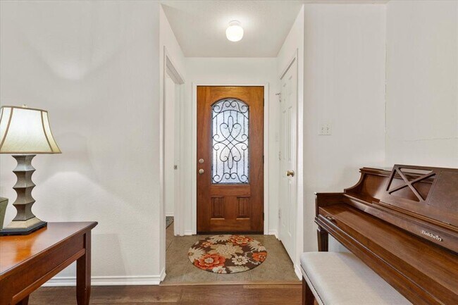 Building Photo - 304 Cordero Dr