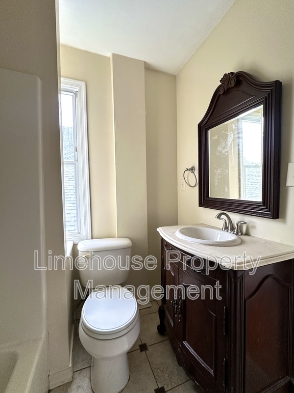 Building Photo - 305 Hardy Ave