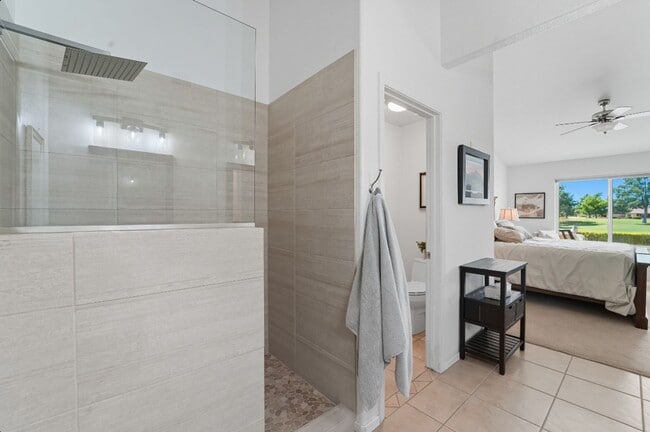 Building Photo - Welcome to this stunning 2-bedroom, 2-bath...