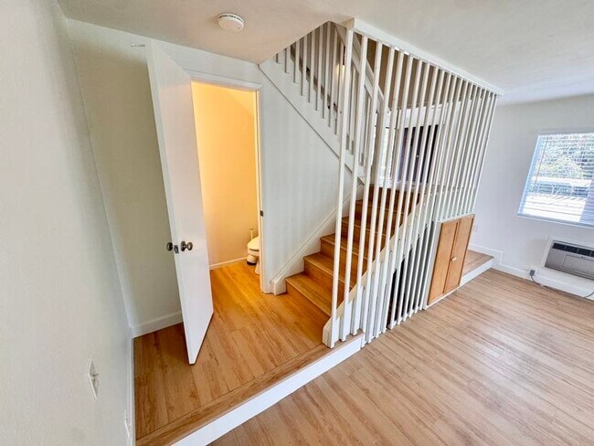 Building Photo - 7958 Mission Center Ct