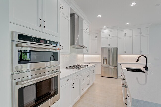 Building Photo - 13559 Artisan Cir