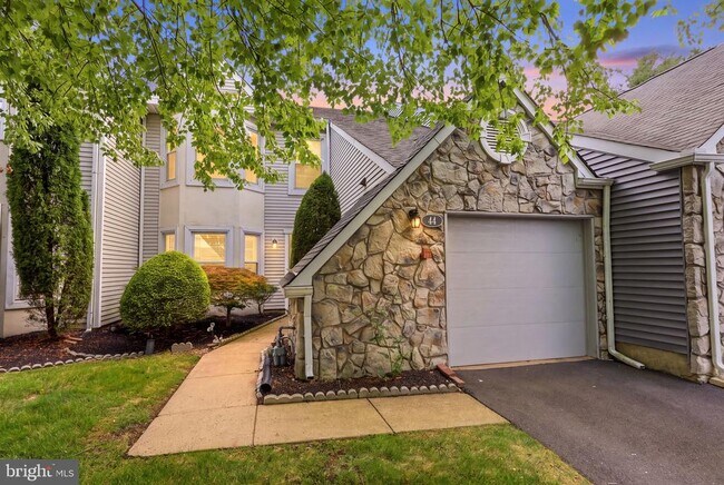 Building Photo - 44 Gaylord Ct