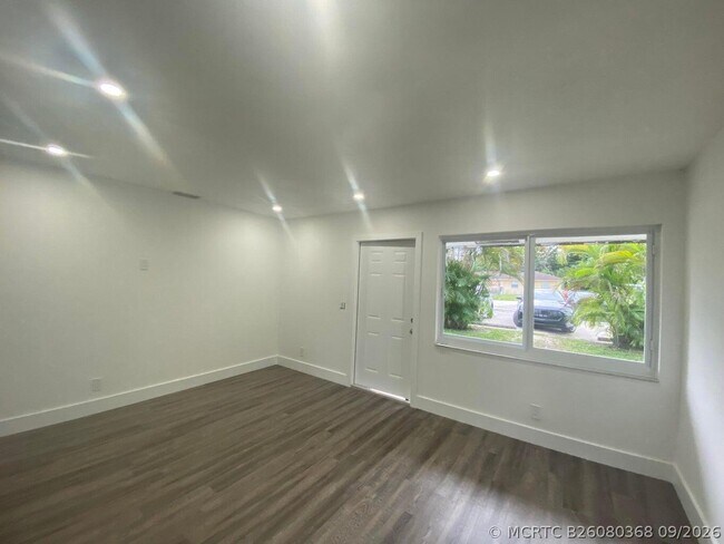 Building Photo - 4683 Hairland Dr