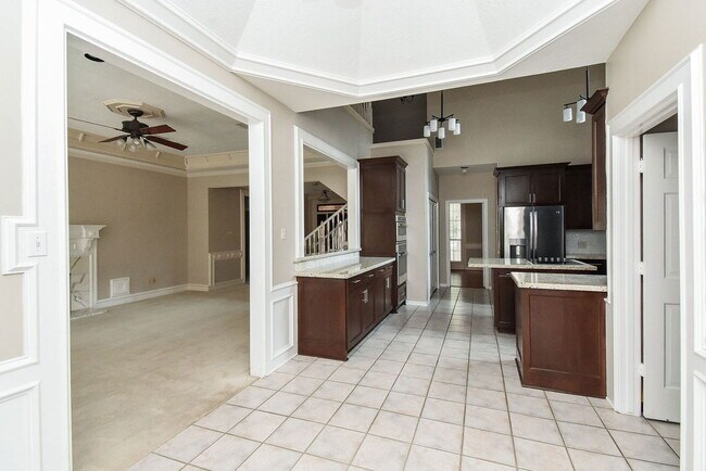 Building Photo - 127 Rush Haven Dr