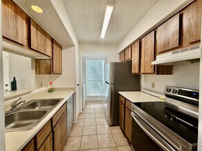 Building Photo - 1500 Bay Area Blvd