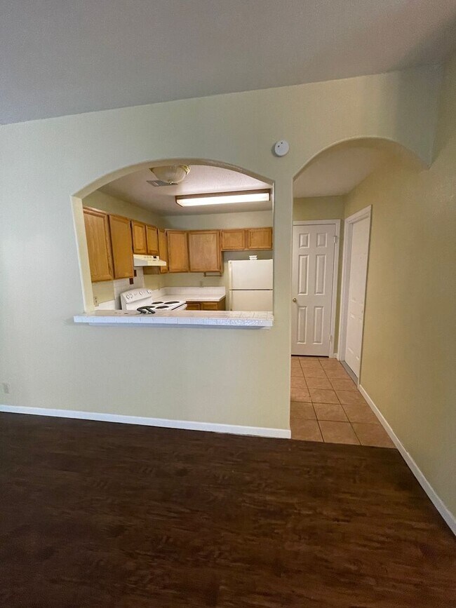 Building Photo - 2626 Gwendolyn Ln