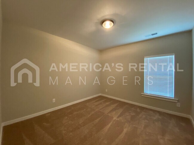 Building Photo - 1540 Brookhaven Dr