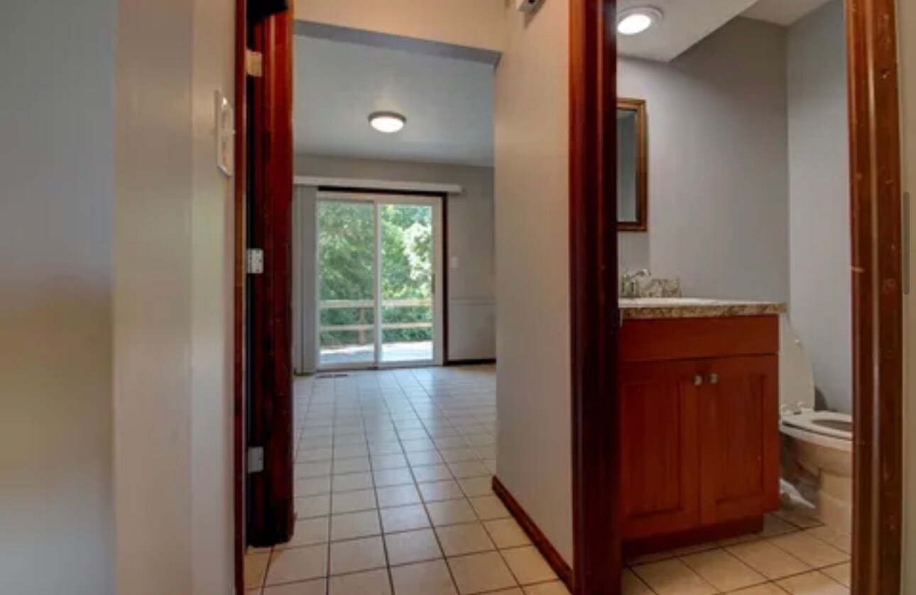Downstairs half-bath - 8653 Refugee Rd