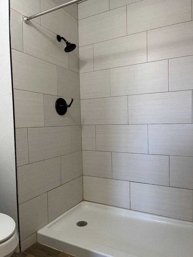 Building Photo - 1020 Mockingbird Ln