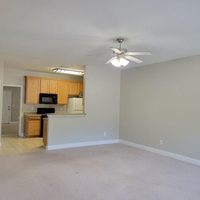 Building Photo - 72 Lakeview Estates Dr