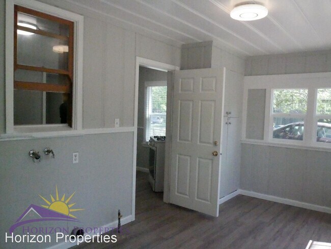 Building Photo - 2 br, 1 bath House - 3269 Belden St