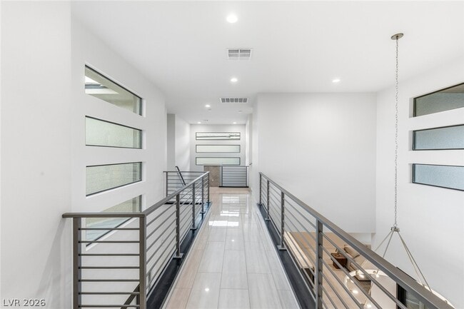 Building Photo - 75 Pristine Glen St
