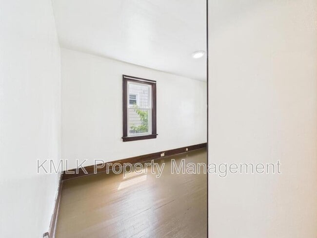 Building Photo - 661 Patterson Ave