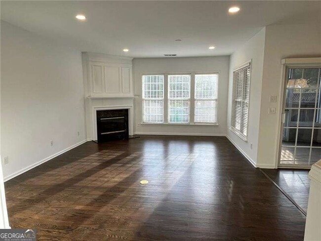 Building Photo - 319 Dexter Dr