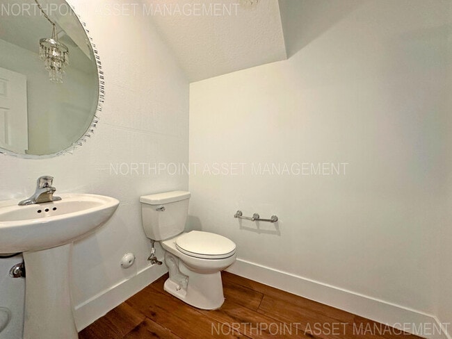 Building Photo - Stylish 3-Bedroom Home with Pool, Garage &...