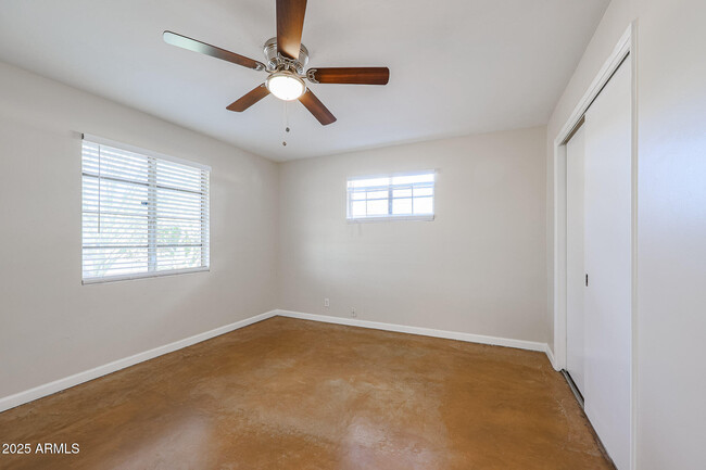 Building Photo - 2301 W Osborn Rd