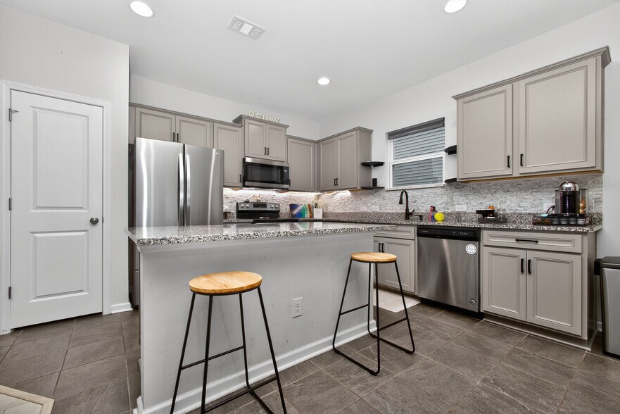 Building Photo - 29 Keowee Ln