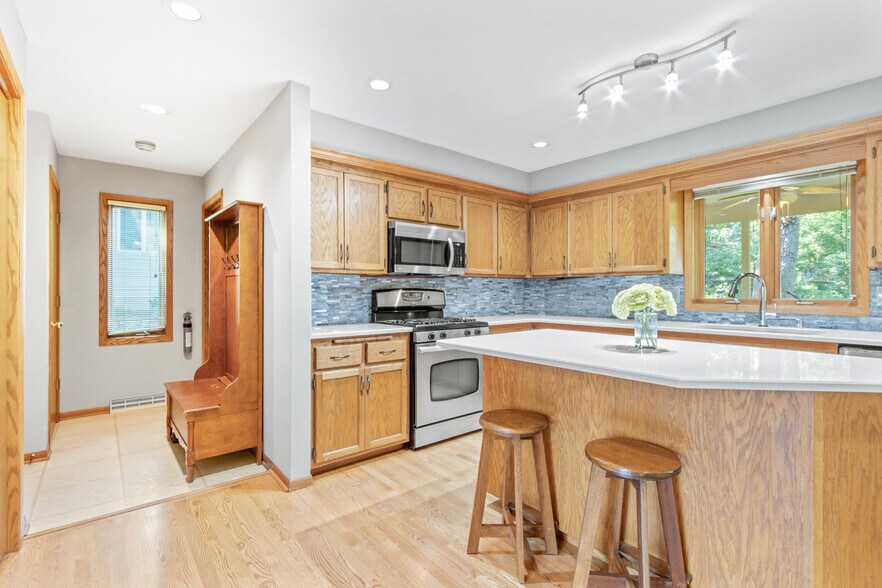 Building Photo - 7126 New Washburn Way