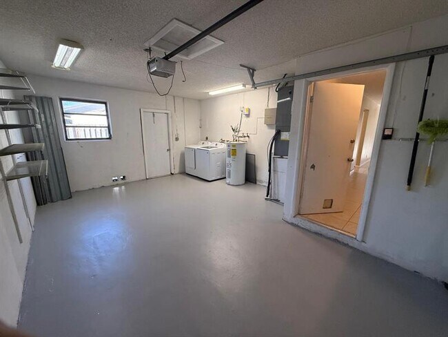 Building Photo - 9134 NW 32nd Manor