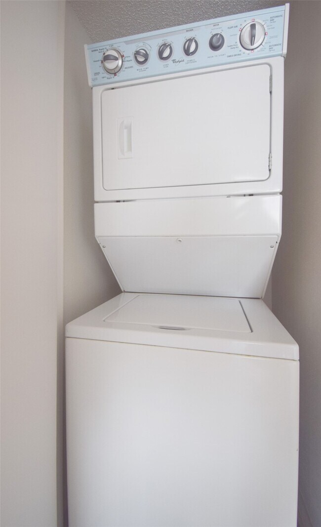 Building Photo - 2120 El Paseo St