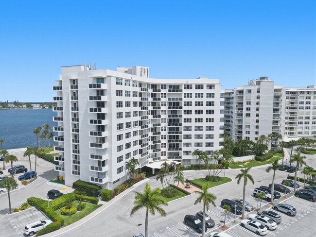 Building Photo - 2800 N Flagler Dr