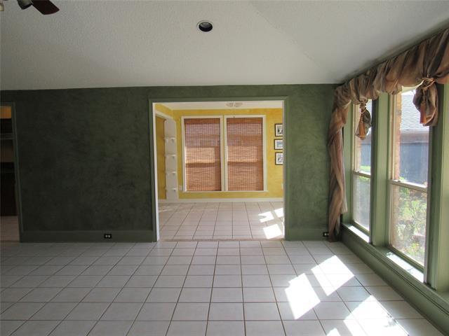 Building Photo - 2312 Blue Cypress Dr