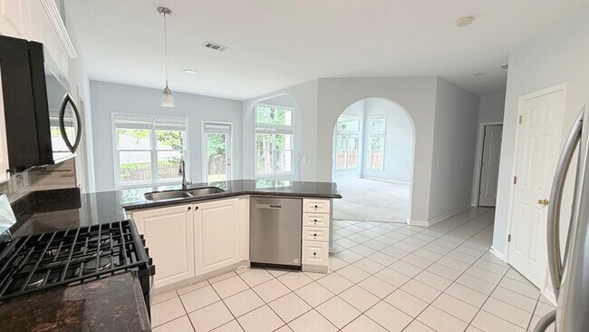 Building Photo - 1496 Brentwood Dr