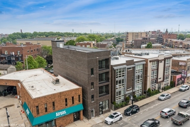 Building Photo - 3219 N Elston Ave