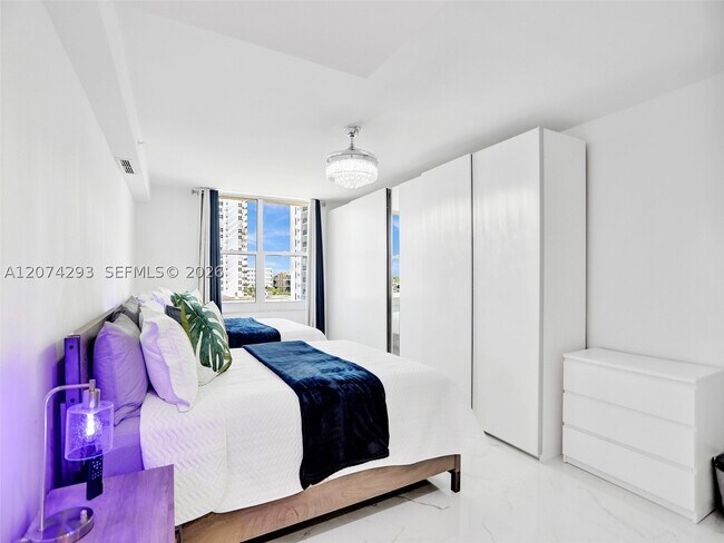 Building Photo - 2501 S Ocean Dr