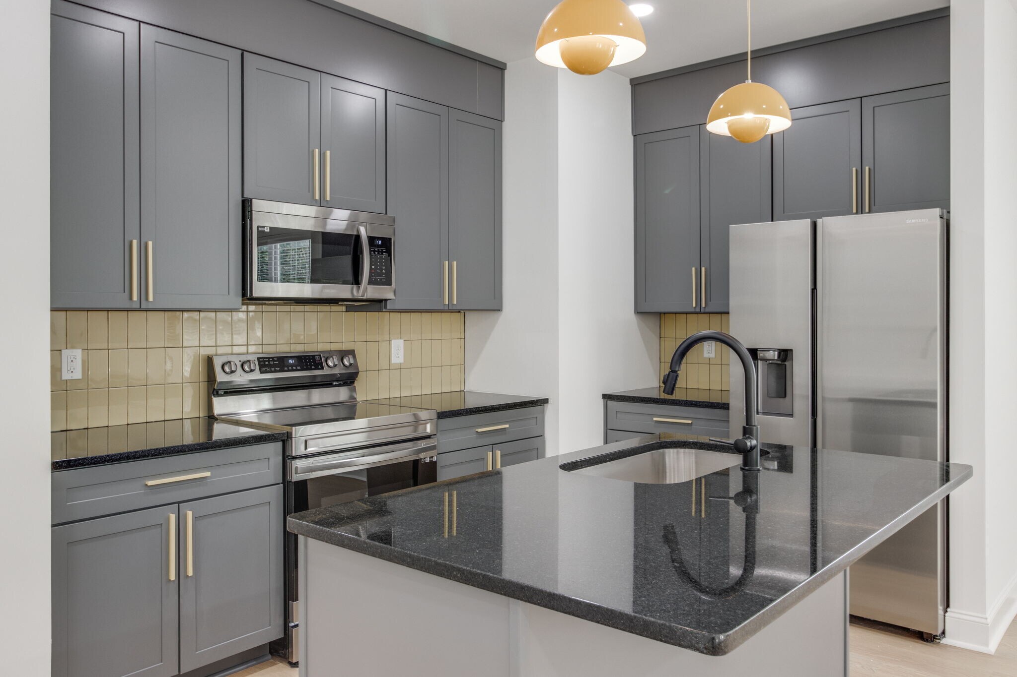 Building Photo - 133 Harden St