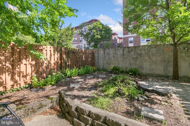 Building Photo - 6736 Emlen St