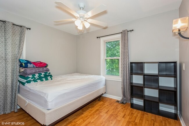 Building Photo - 320 S Cass Ave