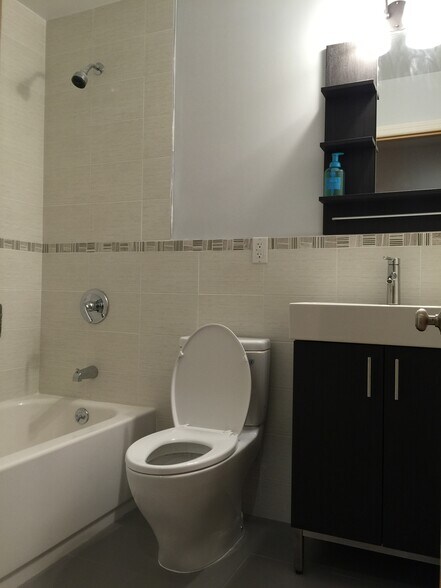 Building Photo - 343 73rd St