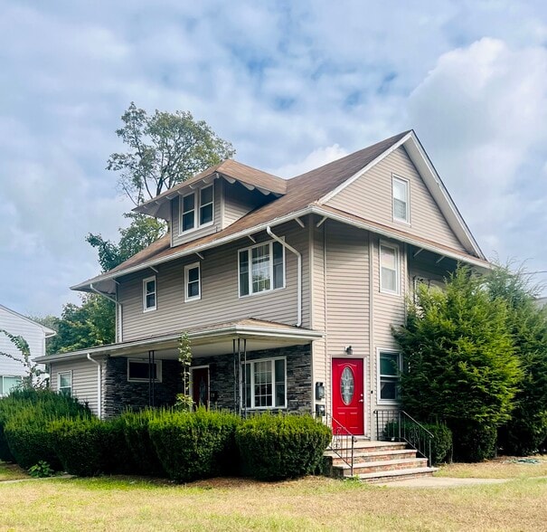Primary Photo - 42 Boulevard