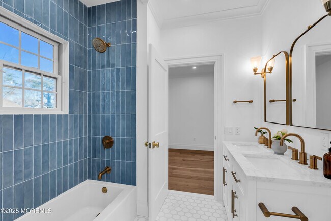 Building Photo - 340 River Rd