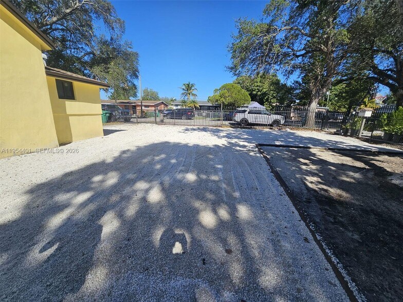 Building Photo - 1148 NW 100th St