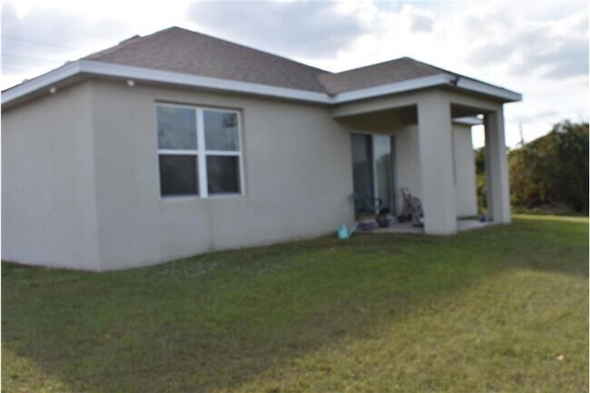 Building Photo - 107 SW Glenwood Dr