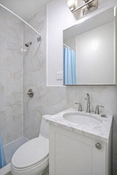 Building Photo - 550 W 110th St
