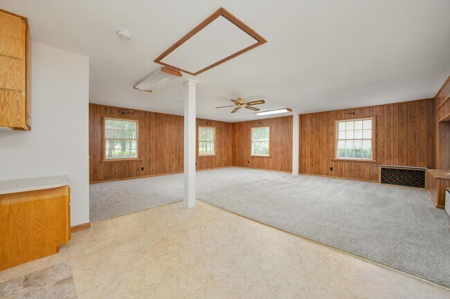 Building Photo - Beautiful Brick Ranch Home in Franklin